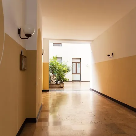 Apartment Youhosty - Lecco 11